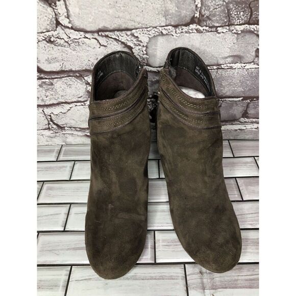 Clarks Active Brown Suede Leather Side Zip Heel Booties Boots Women Sz 6M US/37 - Picture 2 of 16